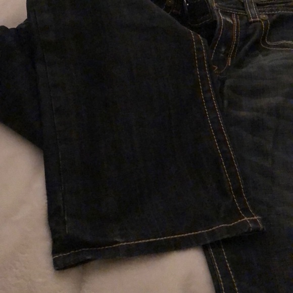 Buckle Jeans (MEK) - Picture 6 of 9